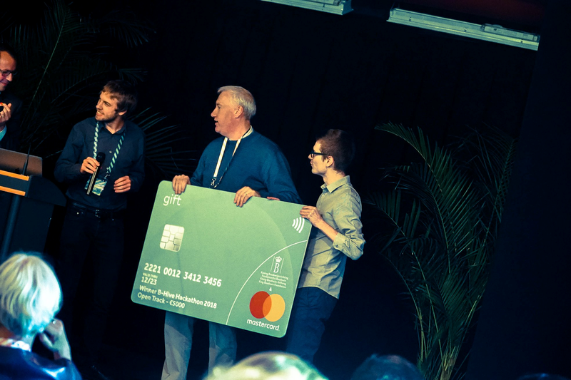 Un nouveau prix remporté par Simon GENIN, étudiant à la Faculté d’Informatique, lors d’un Hackathon…
